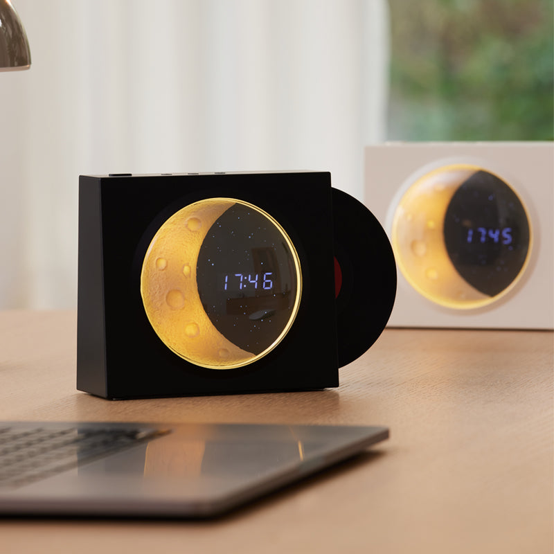 Skyver Clock – designerska lampka LED z budzikiem i głośnikiem Bluetooth